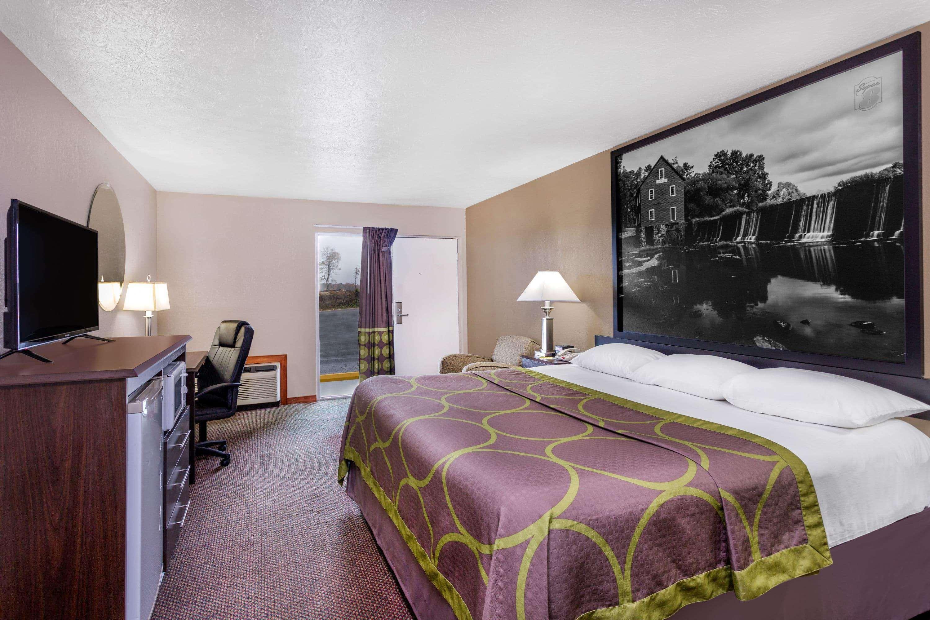 Super 8 By Wyndham Locust Grove Motel Exterior foto